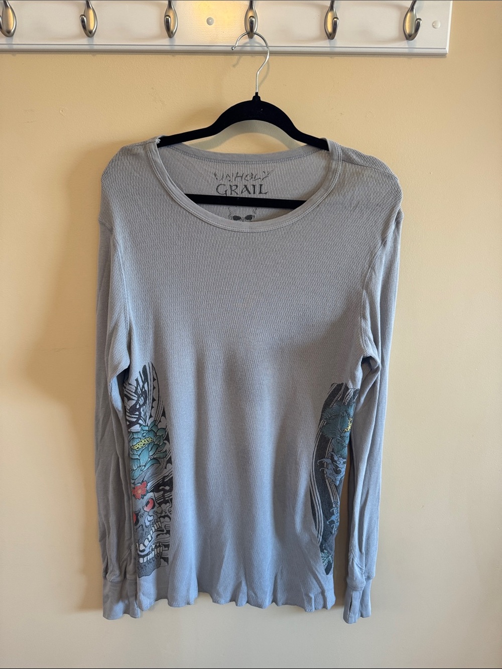 Gray Long-Sleeve Tee with Side Graphics - Grail